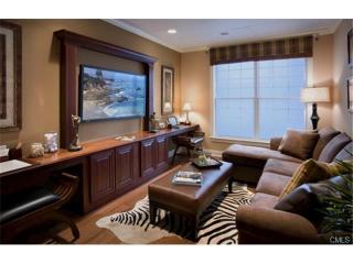 1022 Brookside Ct, Newtown, CT 06470