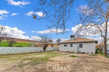 109 Kincaid St, Bakersfield, CA 93307-1613