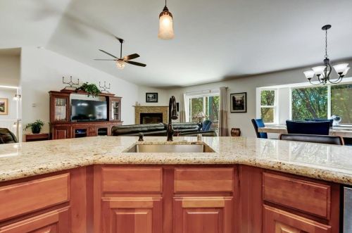 10790 Alta Sierra Dr, Grass Valley CA  95949-6842 exterior