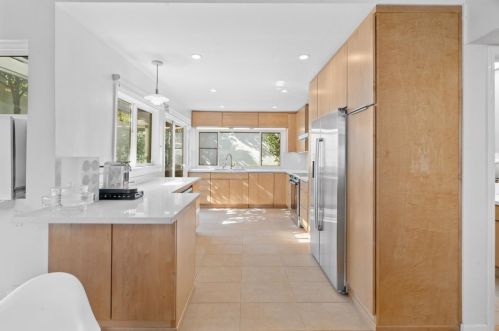 1477 Yukon Dr, Sunnyvale CA  94087-4451 exterior