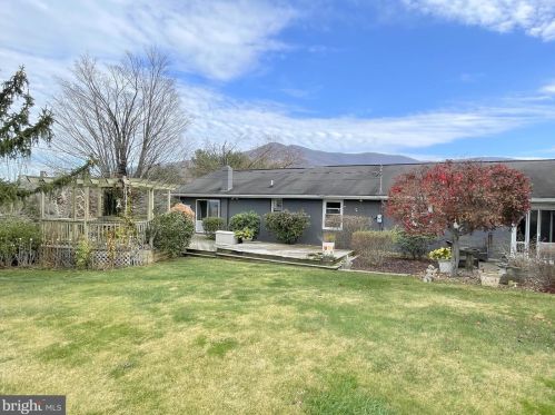 248 Hill Top Ct, Richmond National Battlefiel VA  22835-7135 exterior