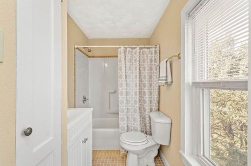 410 Blue Jay Dr, Canonsburg PA  15317-5639 exterior
