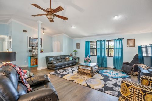 2131 Addison St, Fort Pierce FL 34984-4708 exterior