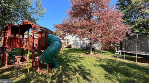 105 Appletree Dr, Leesburg VA  20176-4507 exterior