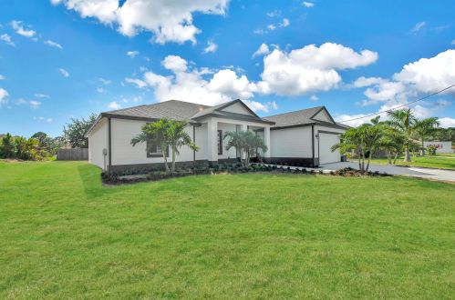 6450 Frenze St, Fort Pierce, FL 34986-3797