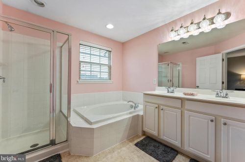 115 South Ave, Swedesboro NJ  08085-1693 exterior