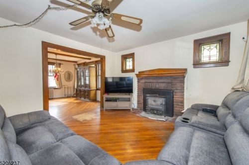 401 Chestnut St, Nutley, NJ 07110-2258