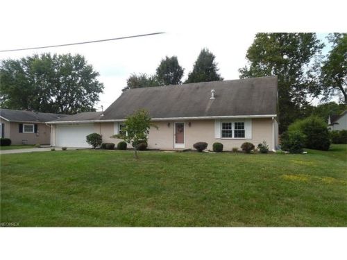 309 Strecker Ln, Marietta, OH 45750-9255
