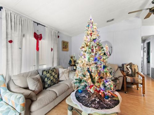 911 Courier St, Vero Beach FL  32966-8737 exterior