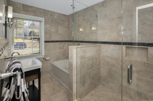 179 Benic Pl, Hawthorne NY  10532-1033 exterior