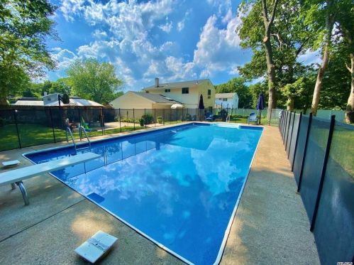 51 Sarah Dr, Lake Grove, NY 11755-2219