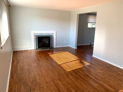 5140 Caste Dr, Pittsburgh, PA 15236-1644