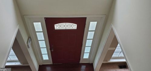 33 Amelia Ct, Fredericksburg VA  22405-6329 exterior