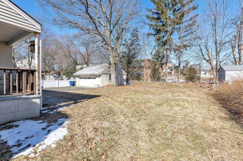 86 Edgemoor Rd, Bridgeport, CT 06606-2125