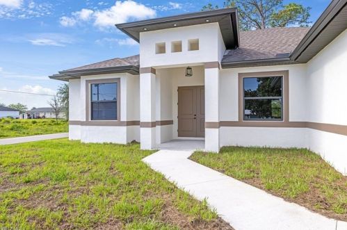 3707 5th St, Lehigh Acres, FL 33971-1311