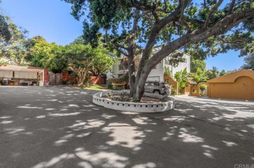 273 Hillcrest Dr, Encinitas CA 92024-1562 exterior