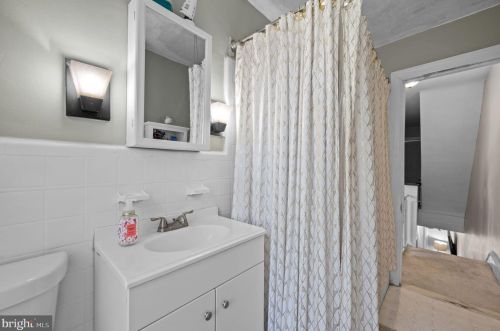 536 Woodland Ave, Cheltenham PA  19012-2120 exterior