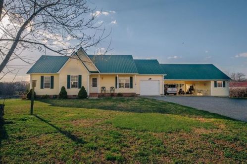 3800 Gourdneck Rd, Tullahoma, TN 37388-6305