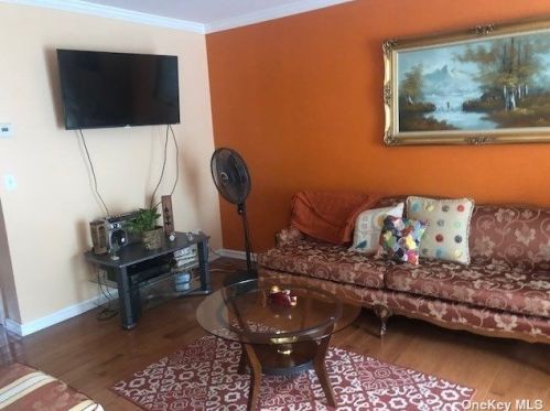 27 Schleigel Blvd, Amityville, NY 11701-1333