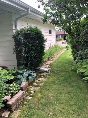 2101 Lexington Dr, Manitowoc WI  54220-1734 exterior