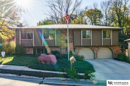606 Martin Dr, Bellevue, NE 68005-4765