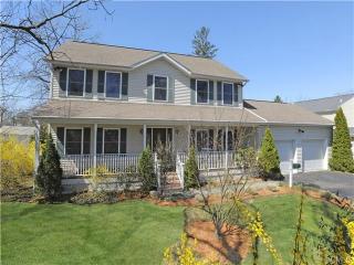 66 Belltown Rd, Stamford CT  06905-3727 exterior