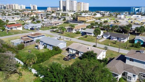 104 Claire Ter, Daytona Beach FL 32118-5114 exterior