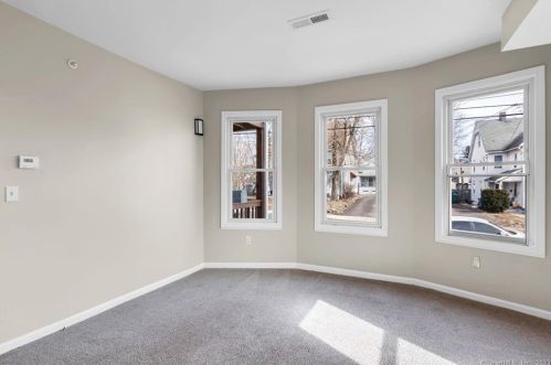 30 Foster St, Manchester CT 06040-5330 exterior