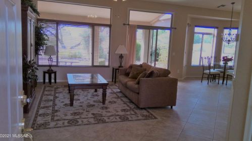 2136 Desert Fox Dr, Green Valley, AZ 85614-5508