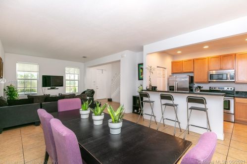 1120 146th Ter, Hollywood FL  33027-6165 exterior