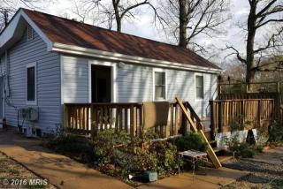 8202 Legion Dr, Lorton VA  22079-2715 exterior