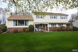 22 Maria Dr, Hillsdale, NJ 07642-1347