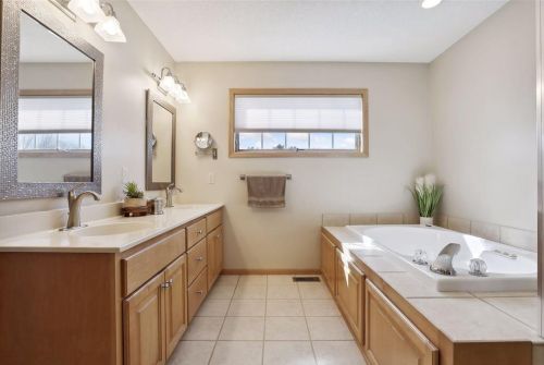 1119 Sommers St, Hudson WI  54016-2360 exterior