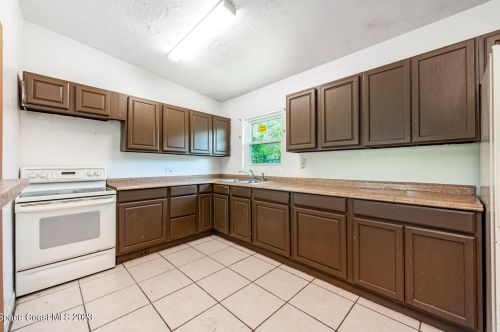 408 Fiske Blvd, Cocoa, FL 32922-7338