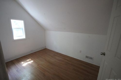 22 Columbia St, Ansonia CT  06401-2403 exterior