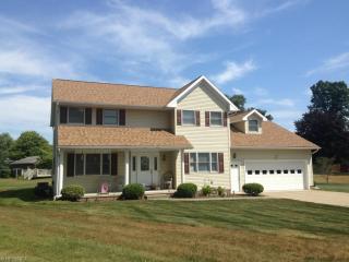 1122 Millbrook Sq, Bolivar, OH 44612-9760