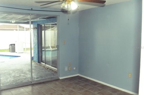 2142 Tumbleweed Dr, Tarpon Springs FL 34690-4553 exterior