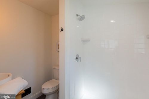 24 New St, Lancaster PA  17602-2047 exterior