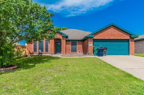 2600 Ensenada Ln, Fort Worth, TX 76108-4994