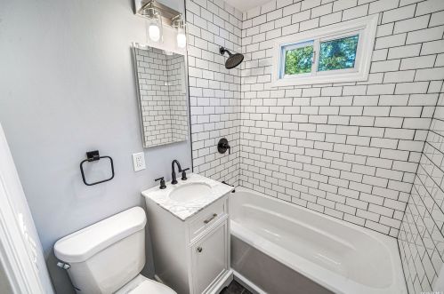 93 Coates Ave, Holbrook NY  11741-2432 exterior