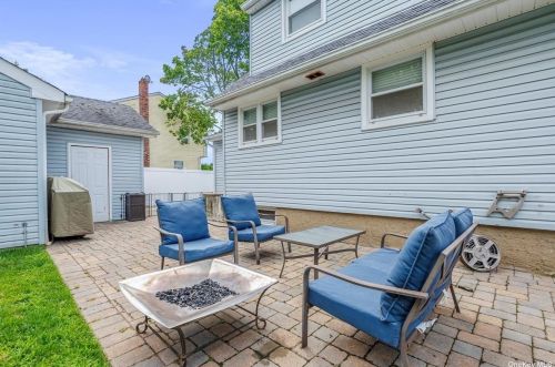 961 Rector St, North Bellmore NY  11710-1117 exterior