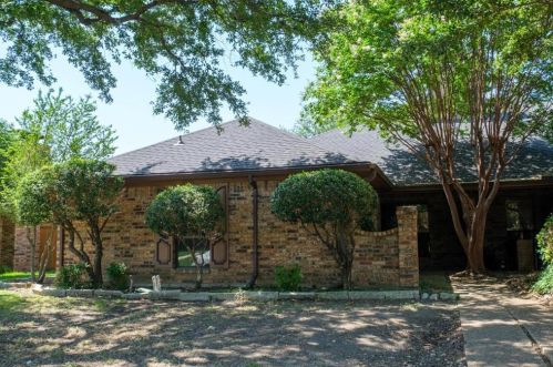 4020 San Mateo Dr, Plano TX  75093-6618 exterior