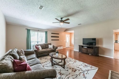 3616 Ginger Ln, Pearland, TX 77581-5306