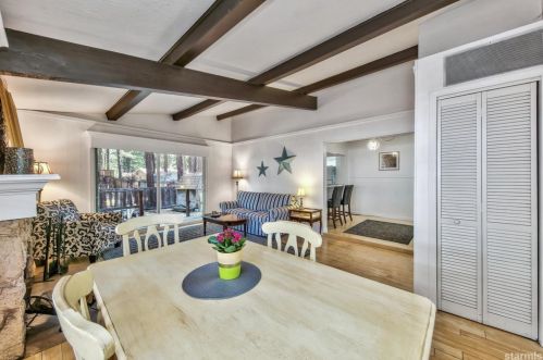2902 Oakland Ave, South Lake Tahoe CA  96150-7843 exterior