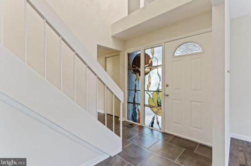 12303 Beechnut Ct, Woodbridge VA  22192-2002 exterior