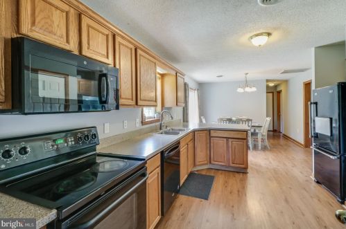 23415 Meadows Ln, Slaughter Beach DE  19963-4778 exterior