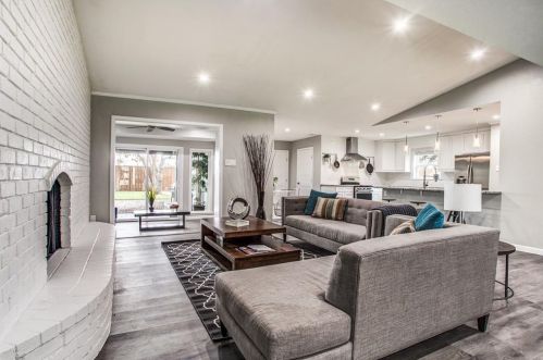 10905 Damon Ln, Dallas TX  75229-3839 exterior