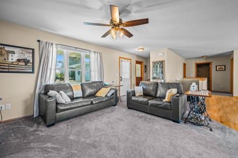 1390 Bea Ann Dr, Dodgeville, WI 53533-8975