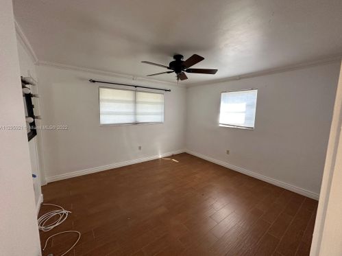 7880 11th St, Hollywood FL  33024-5147 exterior