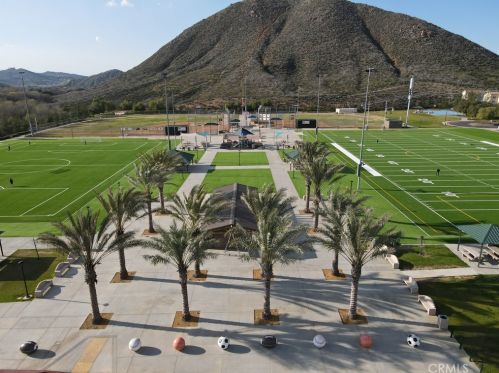 35595 Desert Rose Way, Lake Elsinore CA  92532-2905 exterior